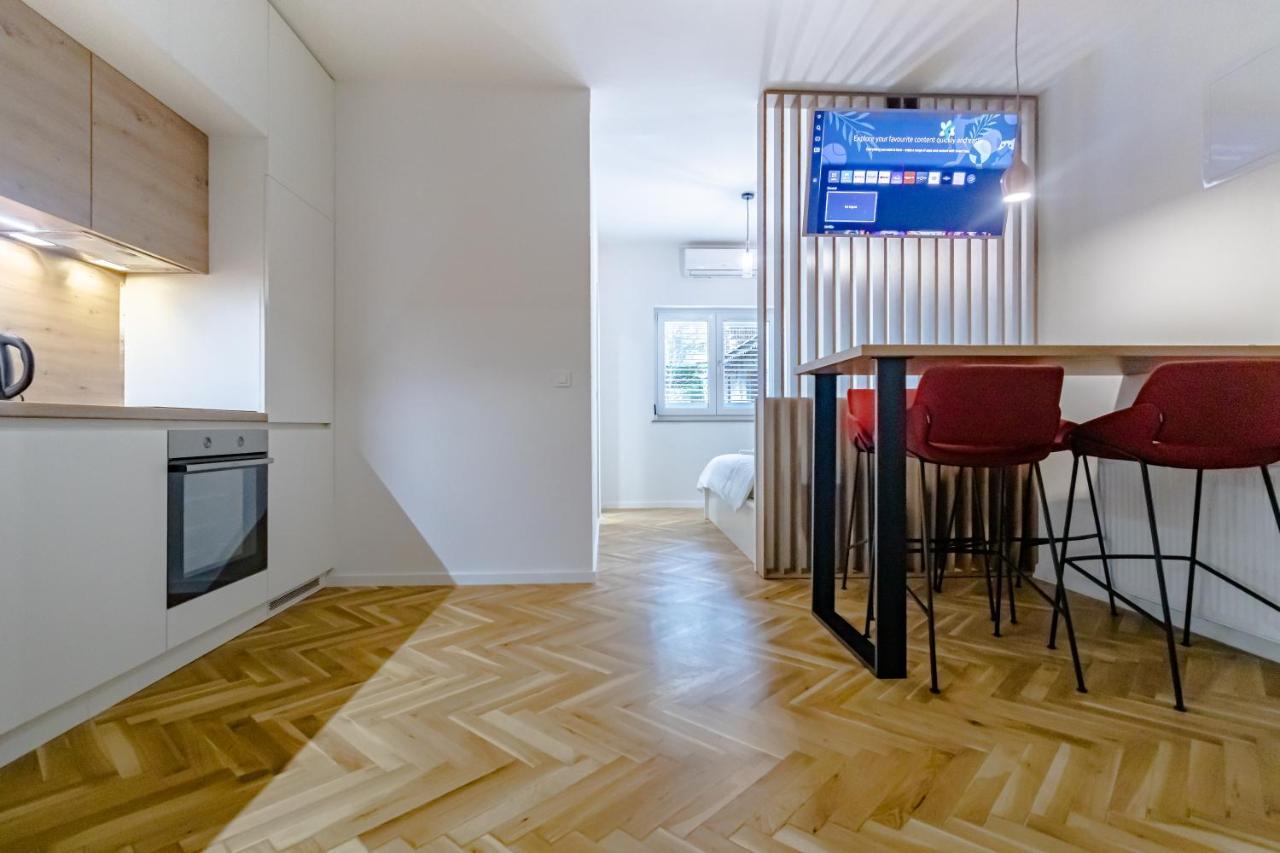 Appartement Tkalcha Studio Deluxe à Zagreb Extérieur photo